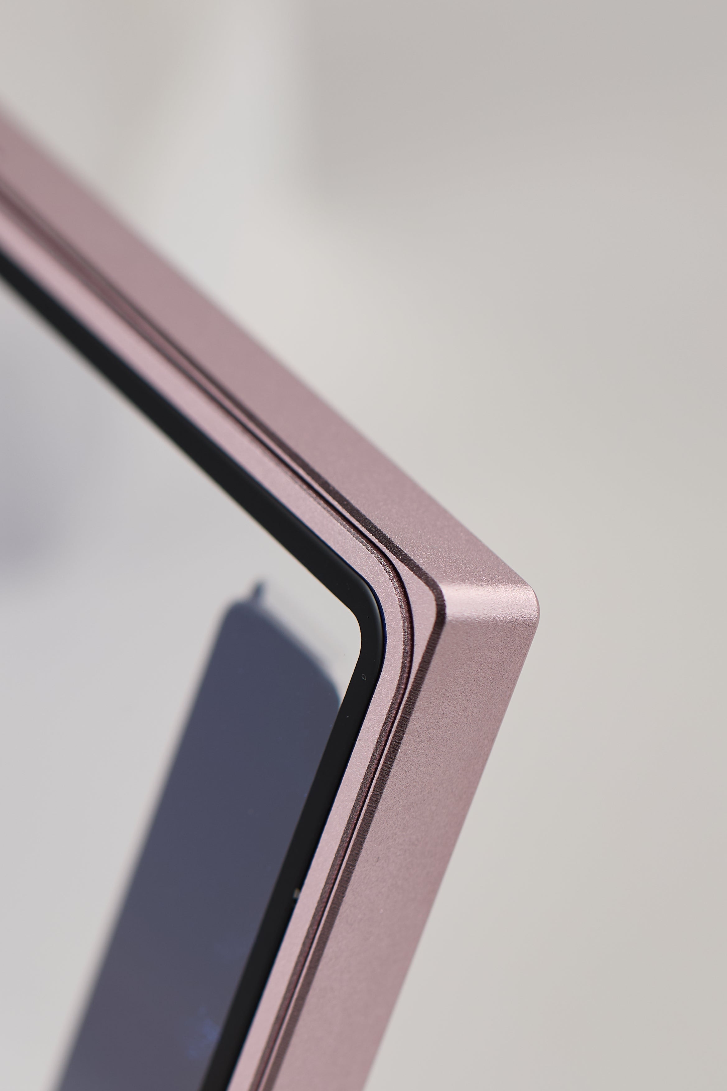 Close-up of TENZA reinforced corner edge